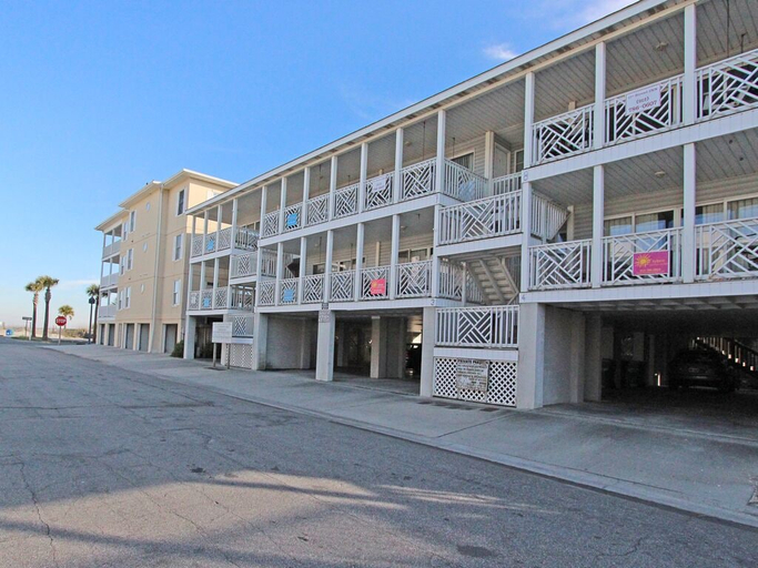 Exterior & Views 2, South Beach Ocean 4 by Tybee Vacation Rentals, Chatham