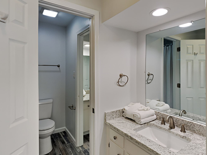 Bathroom 3, Bet's Kept Secret by Southern Vacation Rentals, Baldwin