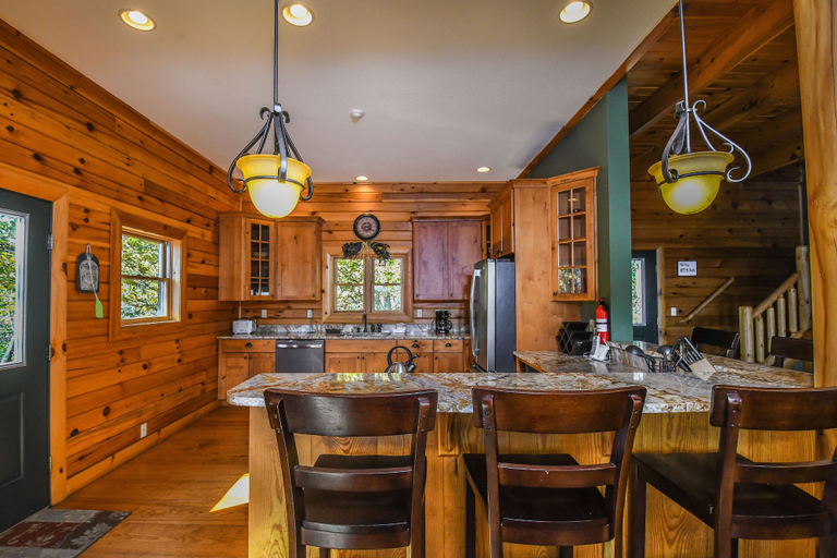 Food & Drinks, Cozy Bear Chalet, Garrett