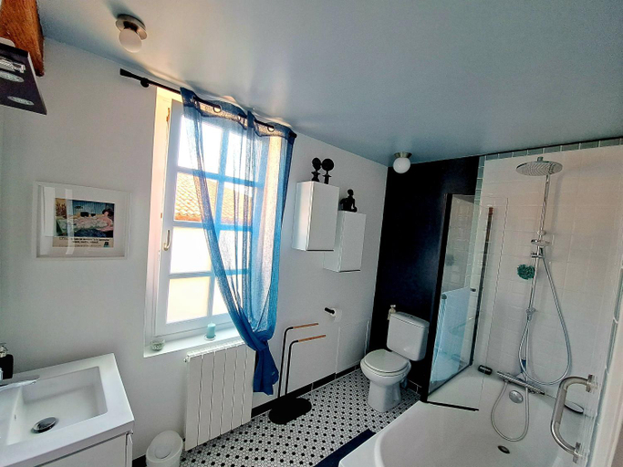 Bathroom 3, La Loggia - chambres d'hotes, Haute-Garonne