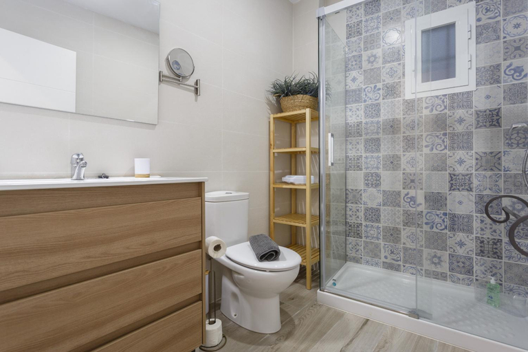 Bathroom, Catedral VIEW Apartment by Cadiz4Rentals, Cádiz