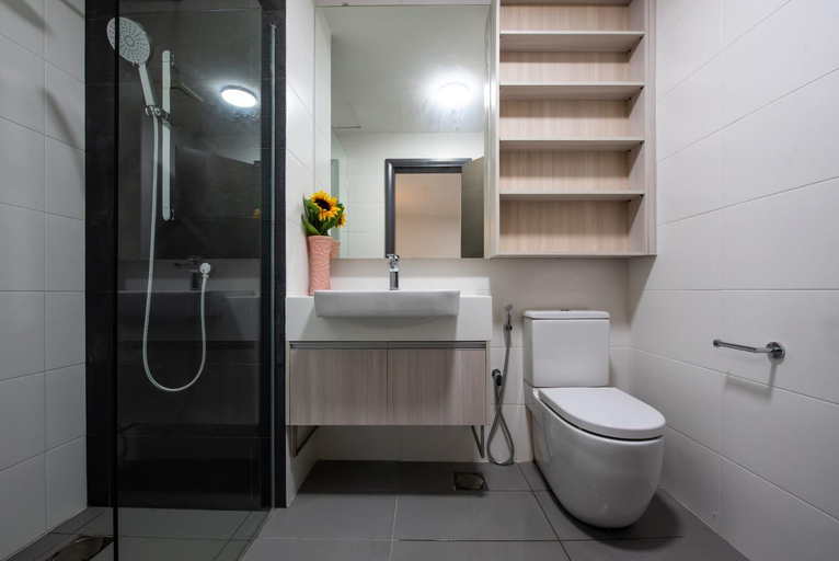 Bathroom 3, A Cozy & Stylish Apt at Suasana Suites JB, Johor Bahru