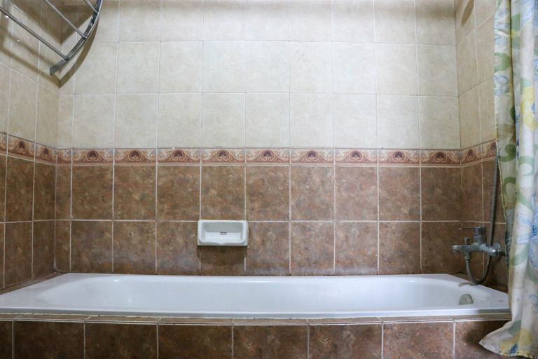 Bathroom 4, Cozy Living And Modern 2Br Puri Garden Apartment, West Jakarta