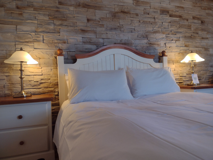 Bedroom 5, Chez Rose Belaïd, Le Rocher-Percé
