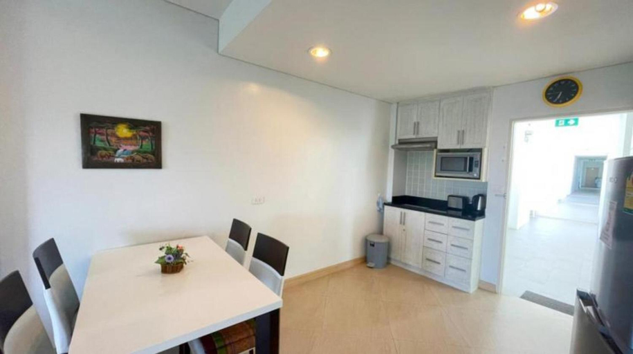 Dining Room 10