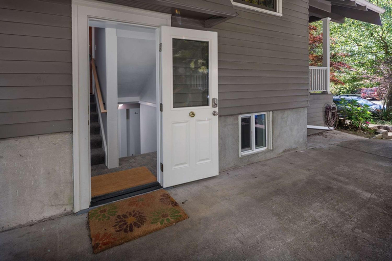 Southeast Portland Retreat, Multnomah