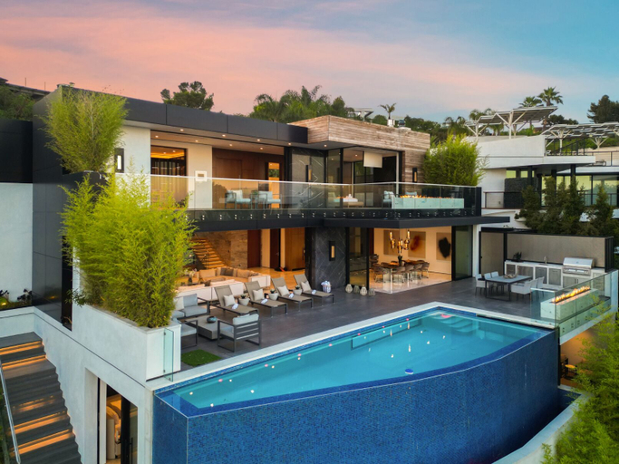 Sport & Beauty 1, Sierra Mar, Los Angeles