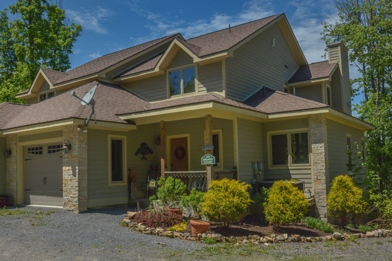Exterior & Views