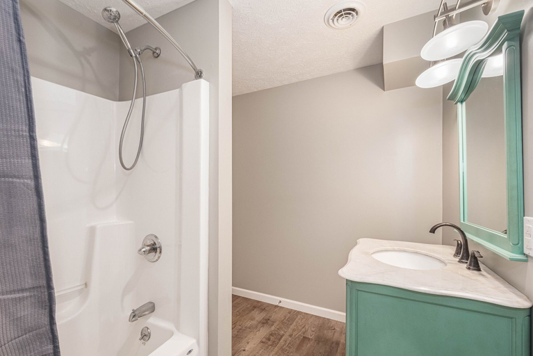 Bathroom 3, Marina One, Garrett