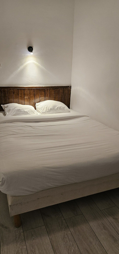 Bedroom 3, Hotel CORONA Lourdes, Hautes-Pyrénées