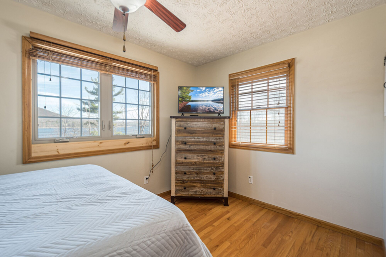 Bedroom 2, Marina Two, Garrett
