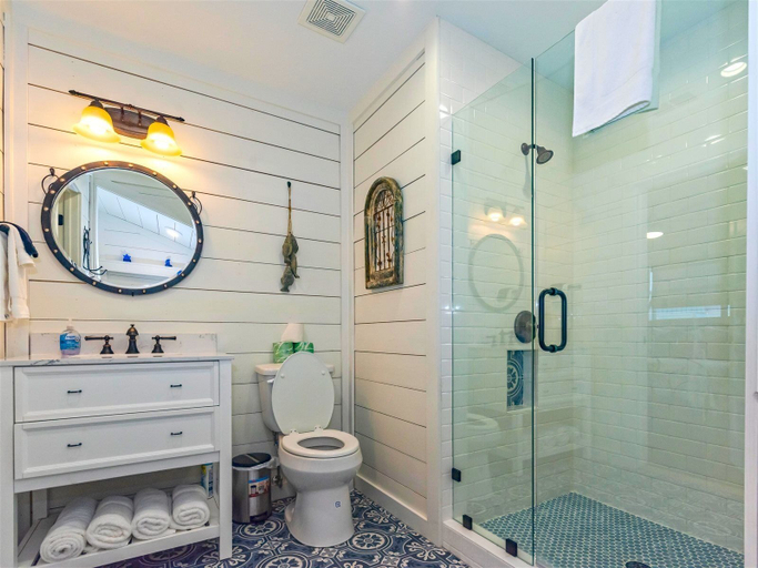 Bathroom 4, Kitty by the Sea, Aransas