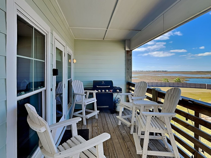 Exterior & Views 5, Beach Please, Nueces