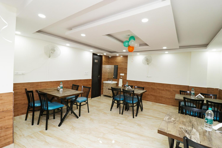 Food & Drinks 4, Airport Hotel Shivaka Inn, West
