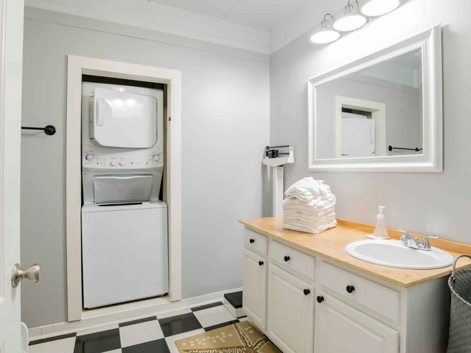 Bathroom 4, Blue Heron by Southern Vacation Rentals, Escambia