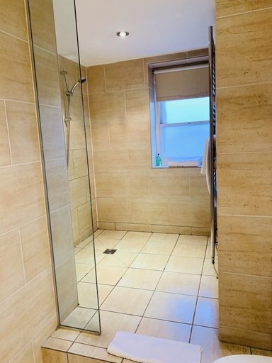 Bathroom 4, Sir Thomas Hotel, Sefton