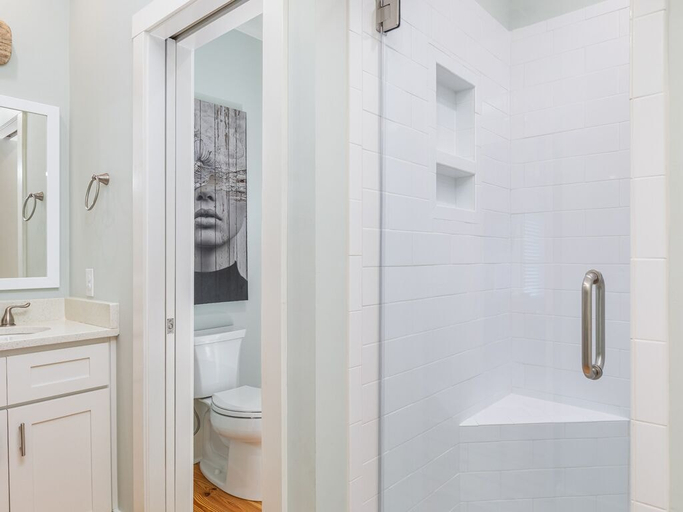 Bathroom 4, Cherokee Rose, Chatham