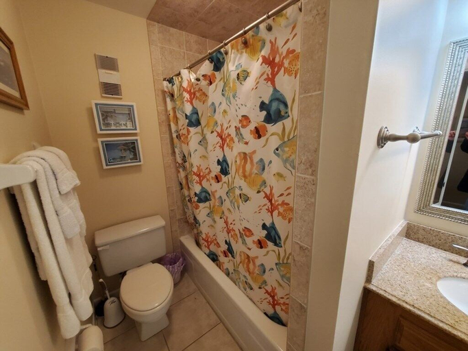 Bathroom 4, Summerhouse 251 2 Bedroom Condo by RedAwning, Saint Johns