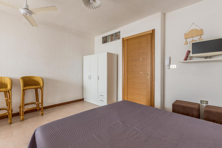 Room 2, 3756 Le Conchiglie - Monolocale by Barbarhouse, Taranto