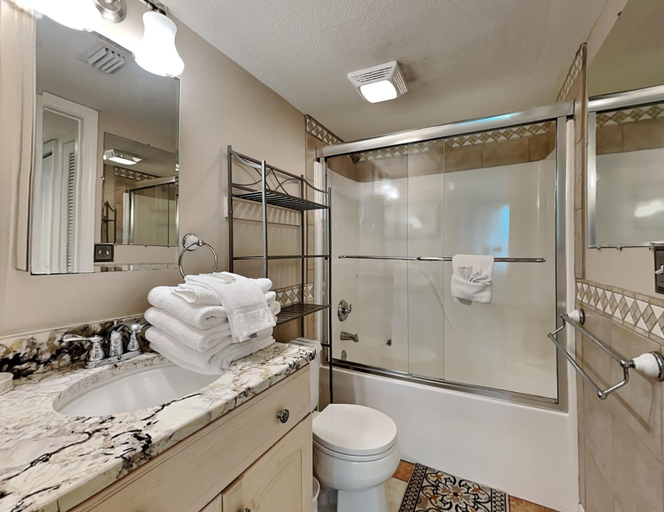 Bathroom 4, Perdido Towers by Southern Vacation Rentals, Escambia
