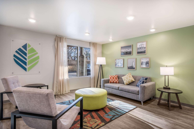 Public Area 2, Woodspring Suites Gurnee - Chicago, Lake