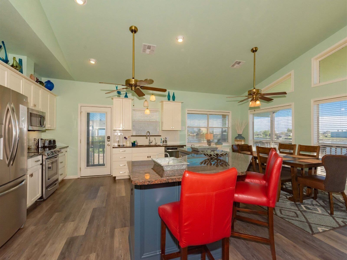 Others 5, Coastal Oasis, Aransas