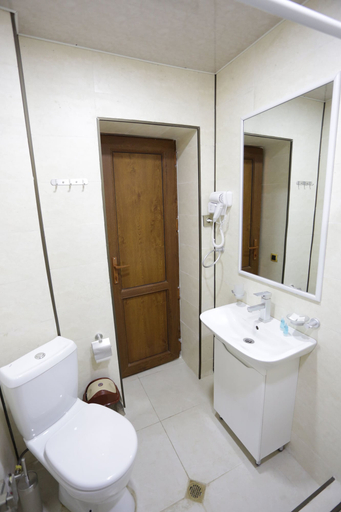 Bathroom 4, hotel sanapiro, Tskaltubo