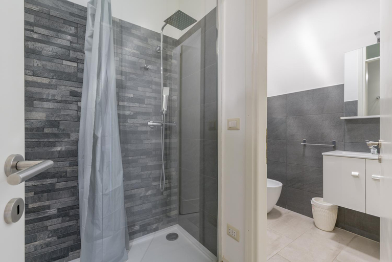 Bathroom 2, I SOLI, Verona