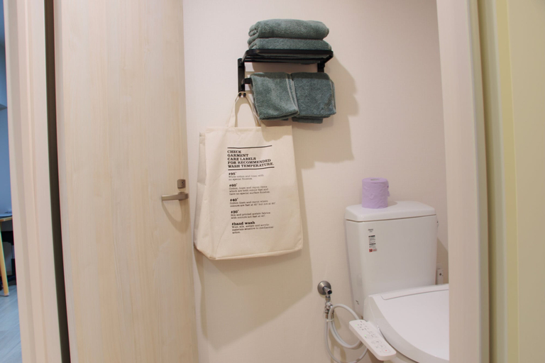 Bathroom 3, Island Stay Izumizaki Hotel, Naha