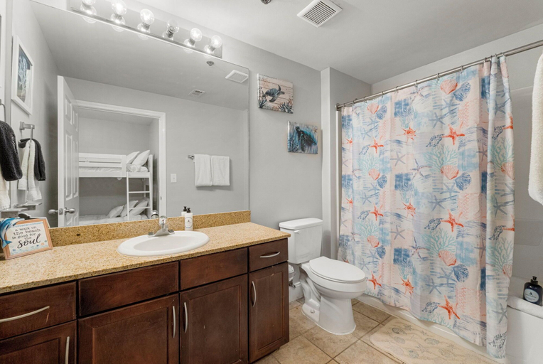 Bathroom 3, Laketown Wharf Resort, Bay