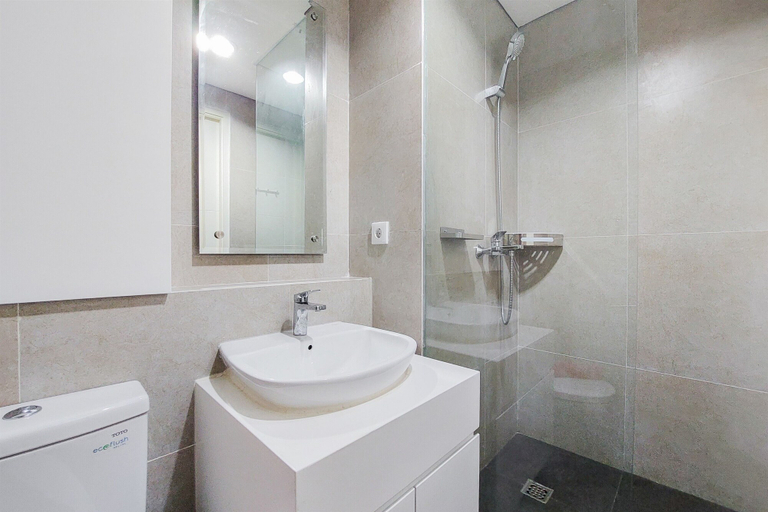 Bathroom 5, Comfortable And Minimalist 1Br At The Ayoma Apartment, South Tangerang