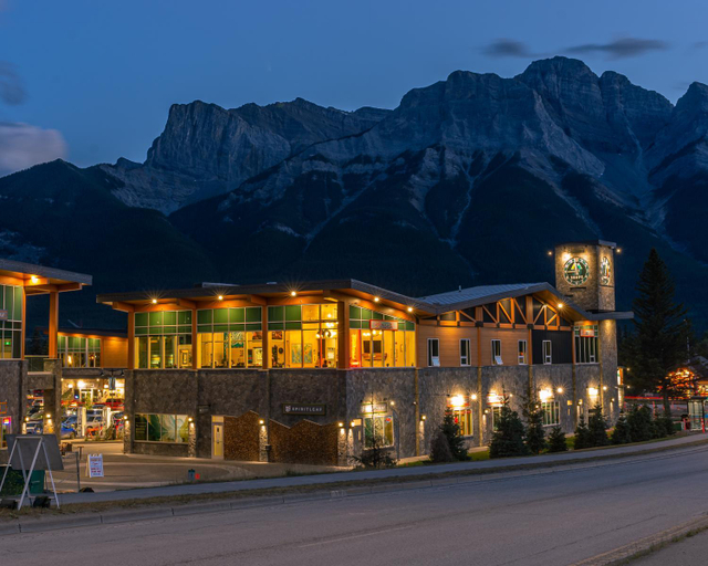 Food & Drinks, Canmore Downtown Hostel, Division No. 15