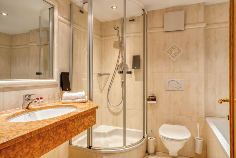 Bathroom 5, Hotel Erlebnis Mallaun, Landeck