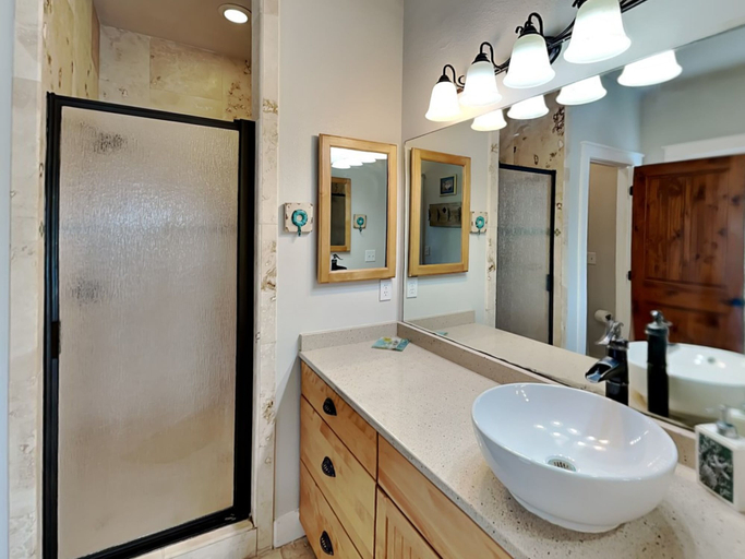 Bathroom 4, Casa Del Sol by Miss Kitty’s, Aransas