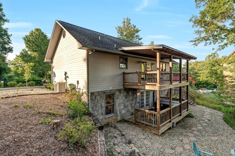 Exterior & Views 2, Just Poolin' Around, Sevier