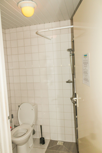 Bathroom 3, Pension Blankebil 2, Zandvoort