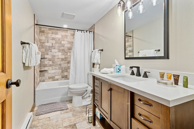 Bathroom 4, Divine Destiny Luxury At Windcliff 6 Bedroom Condo by RedAwning, Larimer