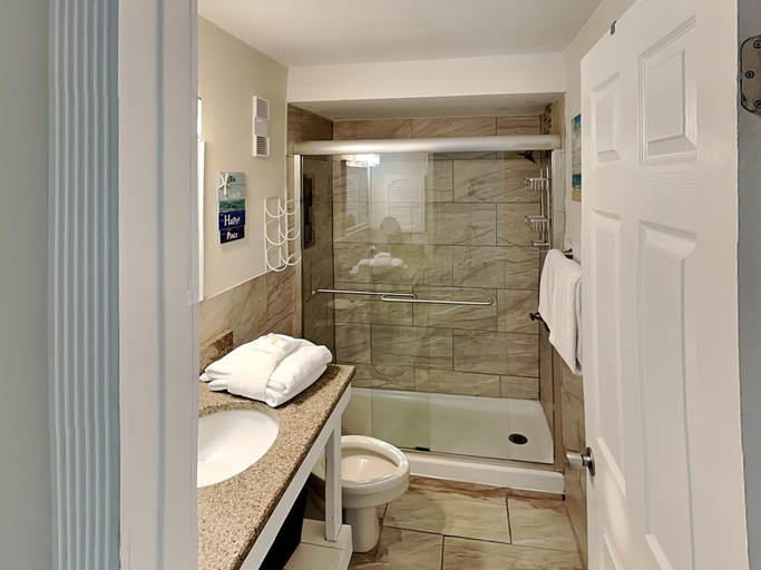 Bathroom 4, Regency Towers 505 su-9111REGENCYT505R-7548, Bay