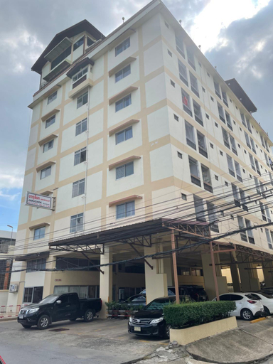 Others 3, Jaruchok Apartment, Suan Luang