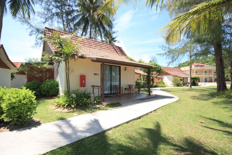 Exterior 13