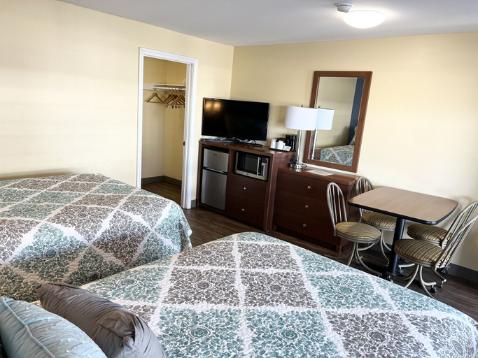 Bedroom 2, Scarborough Beach Motel, Washington