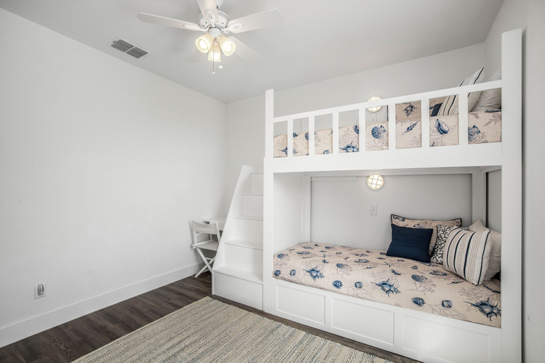 Bedroom 2, Shore Beats Work - Elevator, Nueces