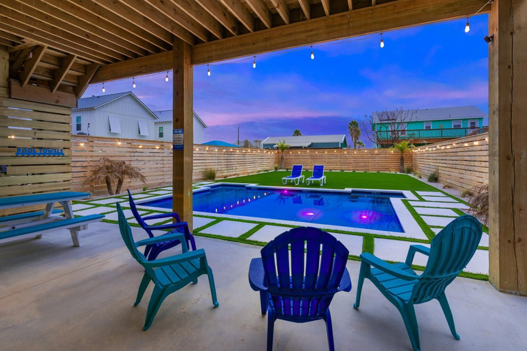 Others 5, Glory Daze - Private Pool! Beach Gear Credit Included!, Nueces