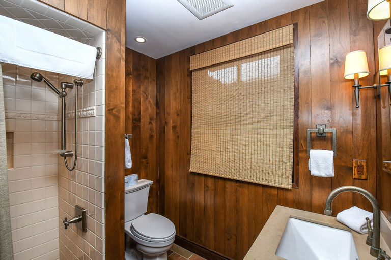 Bathroom 4, Peaceful Paradise, Garrett