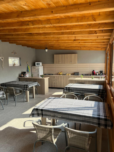 Others 4, Vila Palade, Corbu