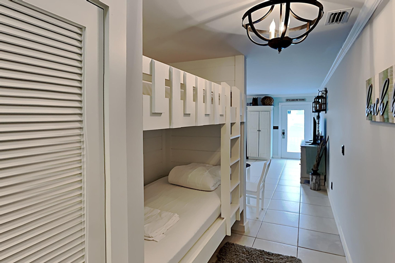 Bedroom 3, Wendwood #E2, Bay