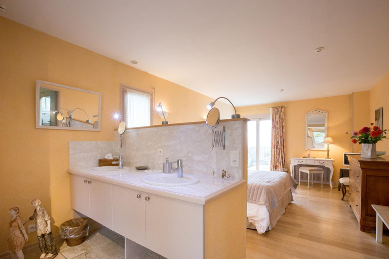 Bedroom 4, La Terre d'Or, Côte-d'Or