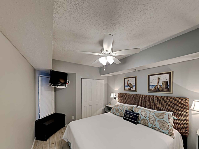 Bedroom, Tropic Isle #403 by Southern Vacation Rentals, Baldwin