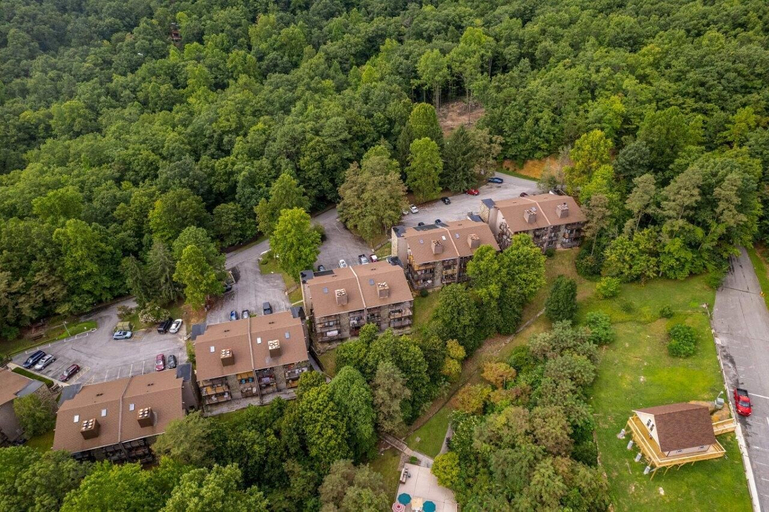 Exterior & Views, Bearadise Mountain Getaway, Sevier