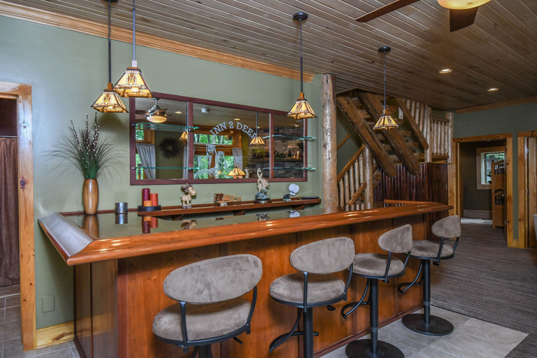 Food & Drinks 4, Inn 2 Deep, Garrett